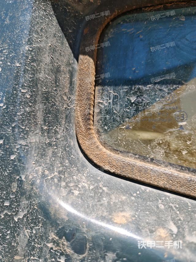 座椅右側(cè)控制臺(tái)/鑰匙門(mén)/油門(mén)/含右手柄（駕駛室部分）