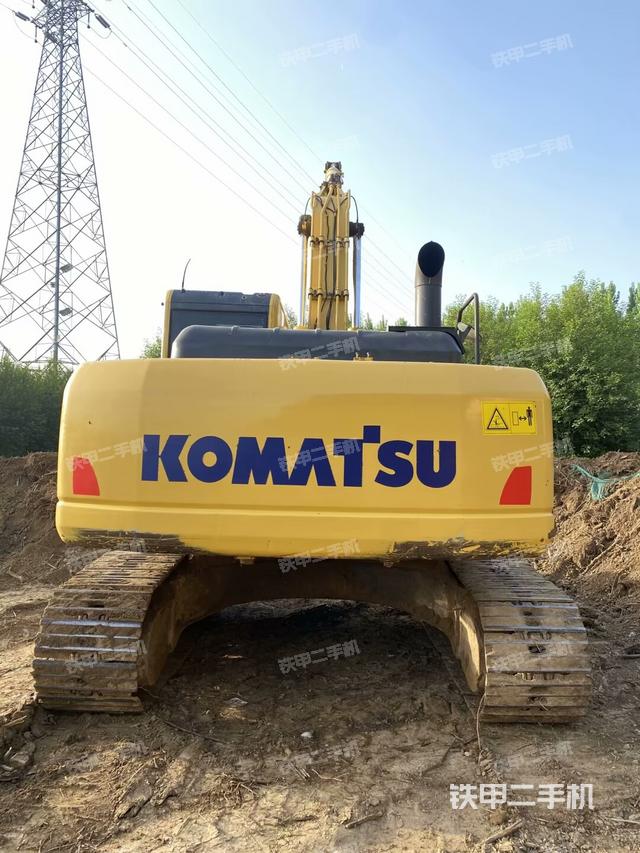 驾驶室顶部(整机外观) 驾驶室顶部(整机外观)