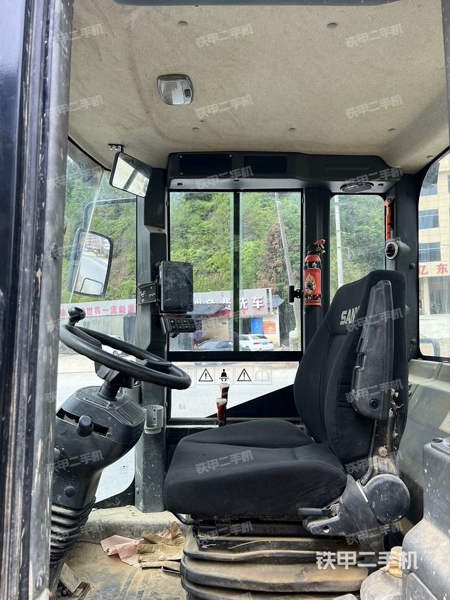 驾驶室工作台（整机外观及大件）