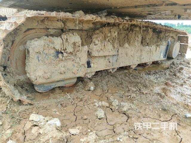 左側(cè)履帶整體?（行走機(jī)構(gòu)）