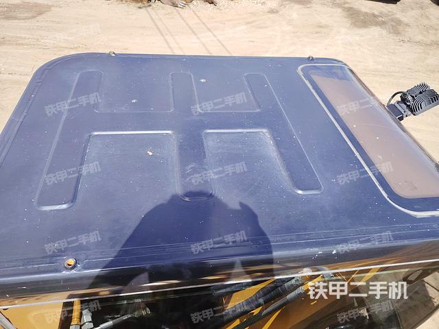 驾驶室顶部（整机外观）