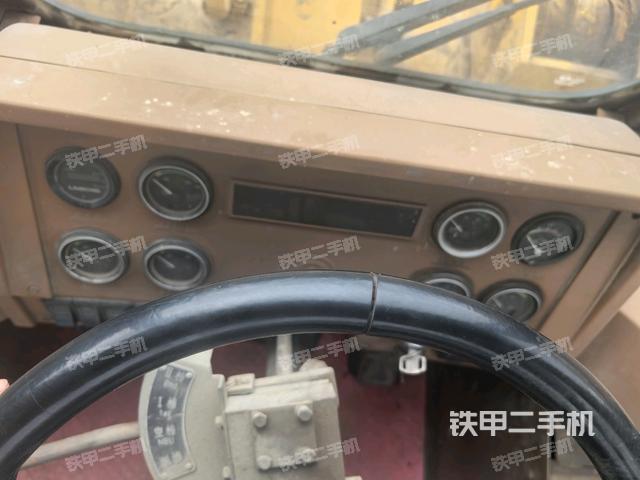 仪表盘(驾驶室部分) 仪表盘(驾驶室部分)