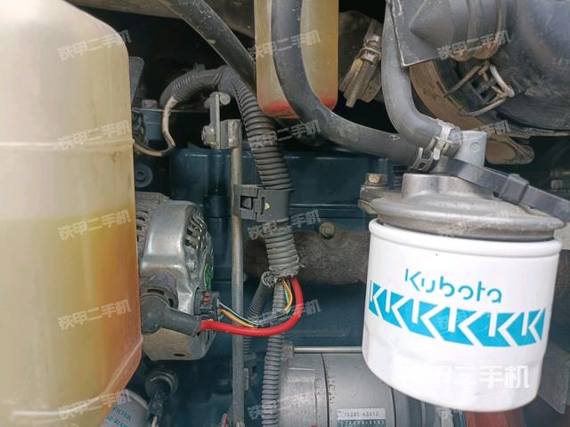 發(fā)動(dòng)機(jī)室（上車部件）