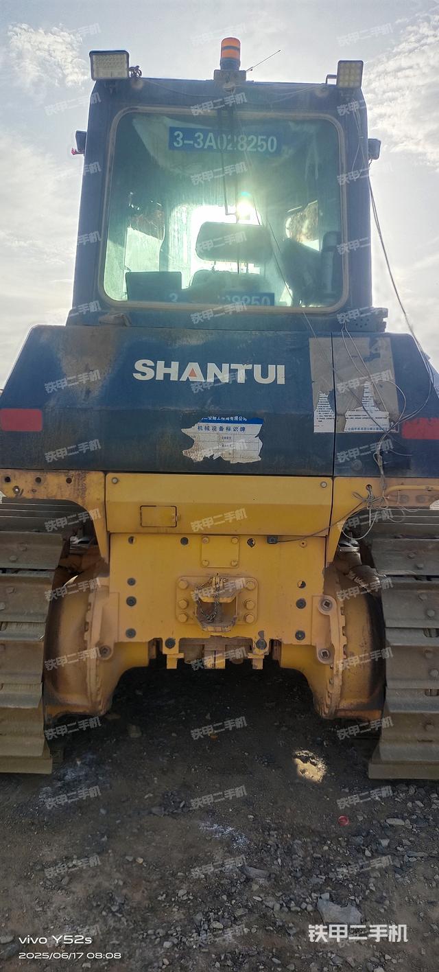山推SD16標(biāo)準(zhǔn)型推土機(jī)