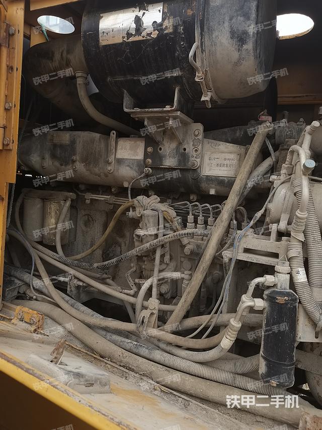 发动机右侧（整机外观及大件）