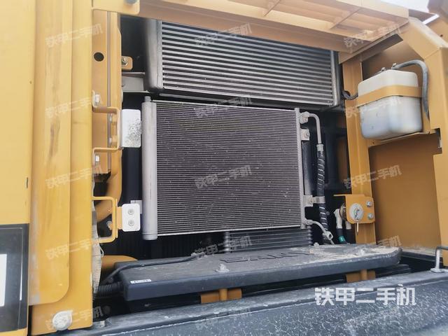 驾驶室整体(整机外观) 驾驶室整体(整机外观)