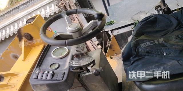 駕駛室操作臺(整機外觀及大件) 駕駛室操作臺(整機外觀及大件)