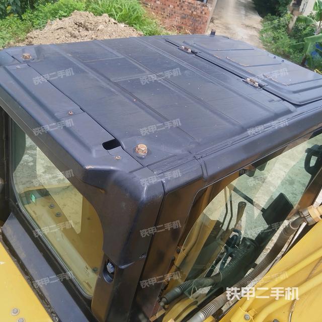 驾驶室顶部俯视(上车部件) 驾驶室顶部俯视(上车部件)