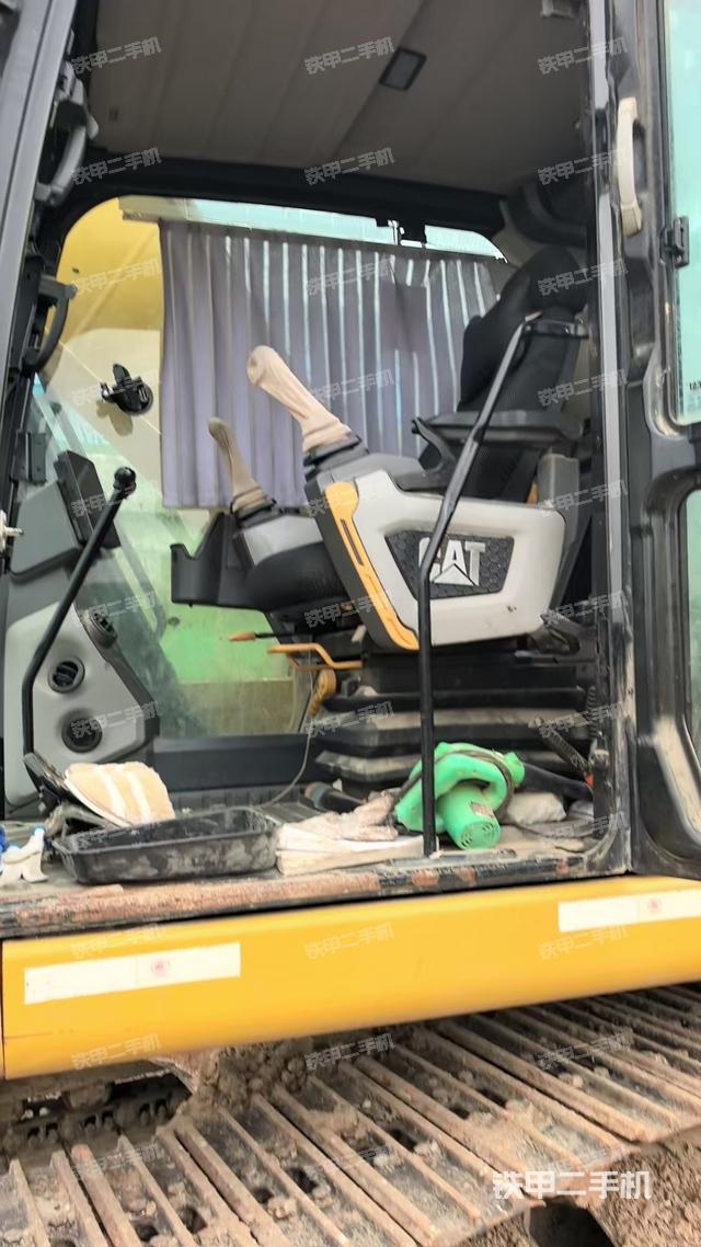 驾驶室整体(整机外观) 驾驶室整体(整机外观)