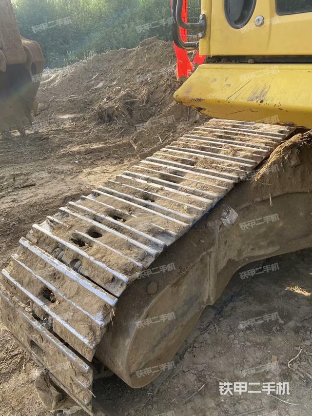 单侧履带整体(整机外观) 单侧履带整体(整机外观)