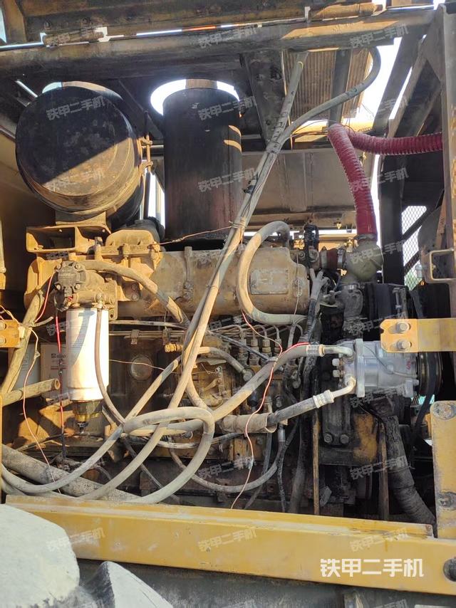 发动机左侧（整机外观及大件）