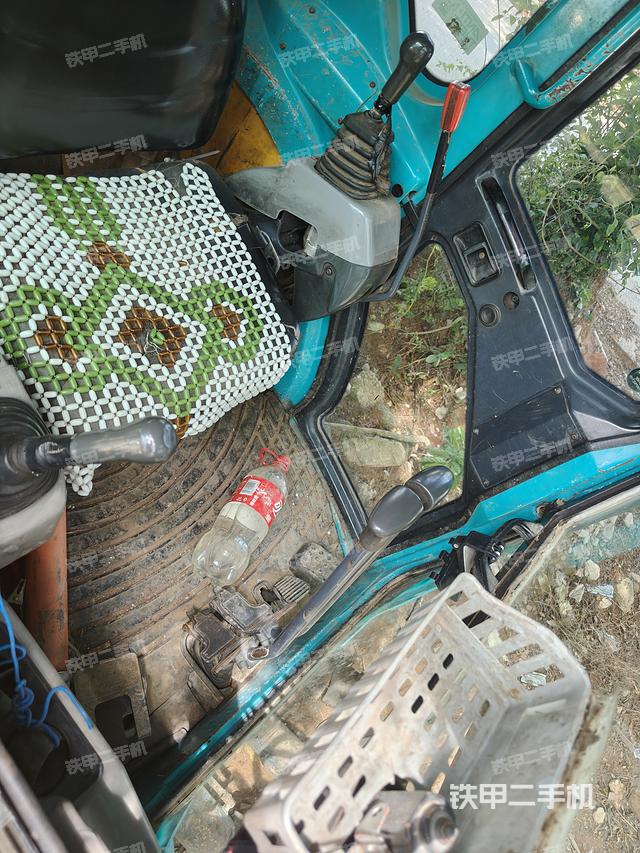 驾驶室整体（整机外观）