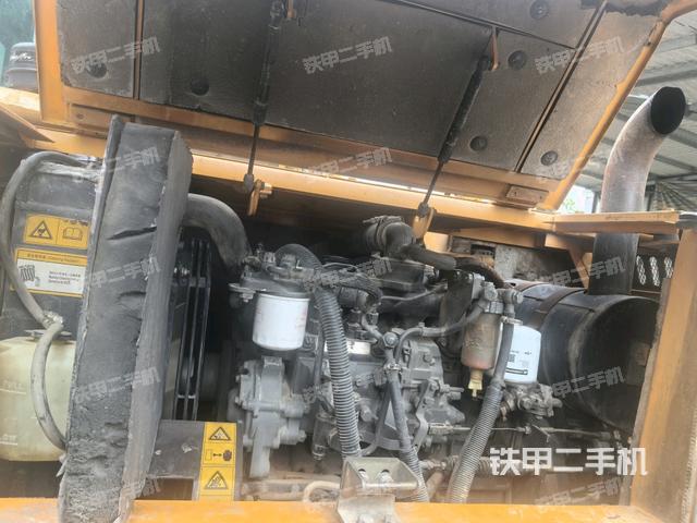 发动机室(上车部件) 发动机室(上车部件)