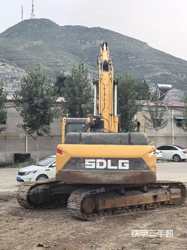 駕駛室頂部（整機(jī)外觀）