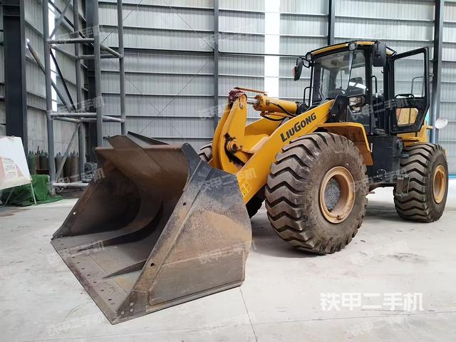 正后方(整机外观) 正后方(整机外观)