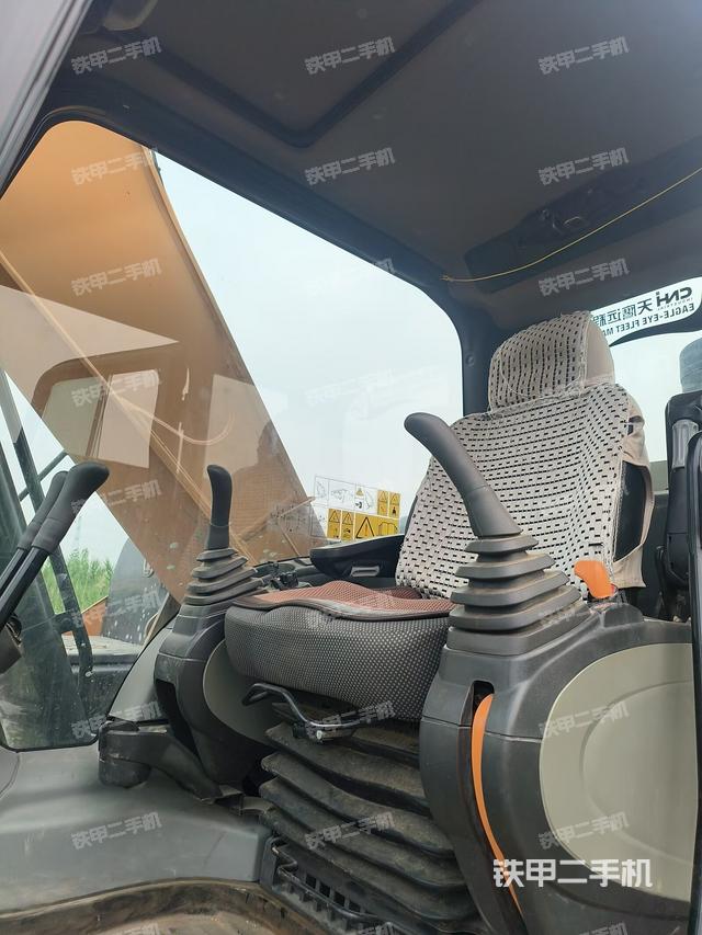 駕駛室整體（整機(jī)外觀）