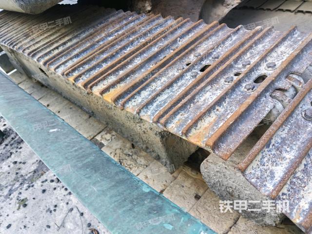 右侧履带整体 (行走机构) 右侧履带整体 (行走机构)