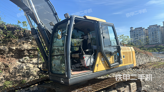 驾驶室整体（整机外观）