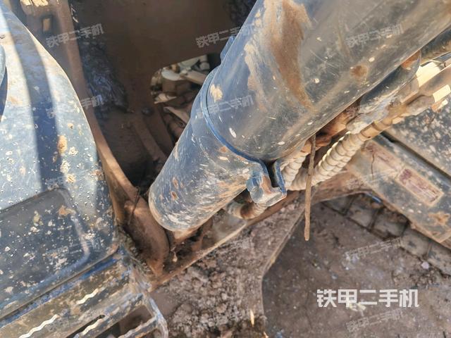 铲斗右后整体(工作和回转装置) 铲斗右后整体(工作和回转装置)