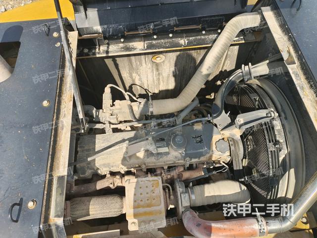 发动机室(上车部件) 发动机室(上车部件)