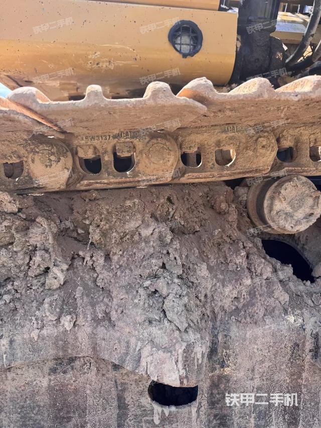 右驅(qū)動輪（行走機構(gòu)）