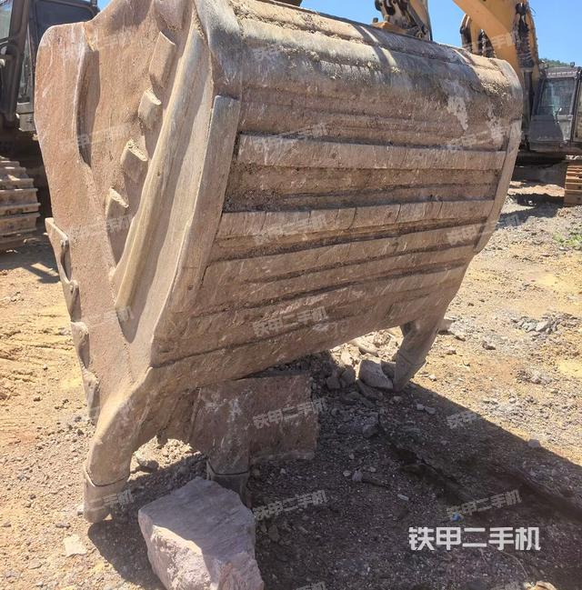 铲斗45度(工作和回转装置) 铲斗45度(工作和回转装置)