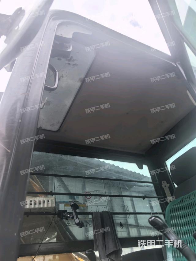 顶棚整体(驾驶室部分) 顶棚整体(驾驶室部分)