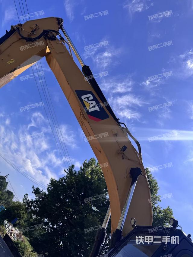 大臂油缸整體?豎拍（工作和回轉(zhuǎn)裝置）