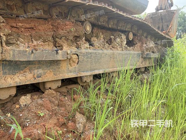 右侧履带整体(行走机构) 右侧履带整体(行走机构)