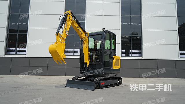 駕駛室整體（整機外觀）