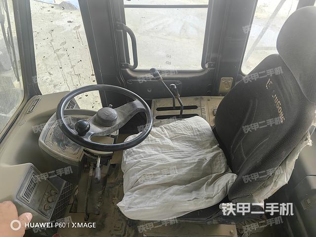 驾驶室工作台(整机外观及大件) 驾驶室工作台(整机外观及大件)