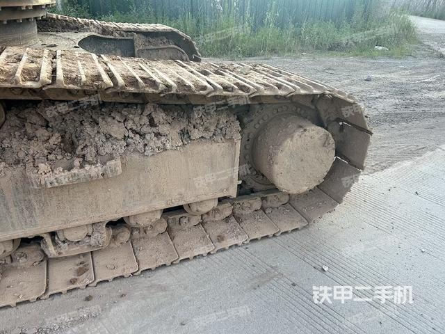 左导向轮(行走机构) 左导向轮(行走机构)