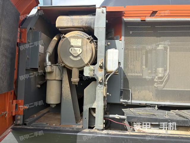 散热器正面(大件舱室) 散热器正面(大件舱室)