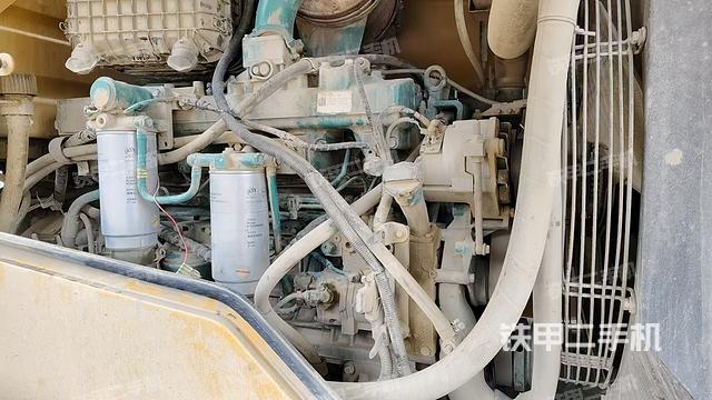 发动机右侧（整机外观及大件）