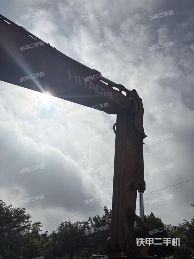 大臂整体 右侧(工作和回转装置) 大臂整体 右侧(工作和回转装置)