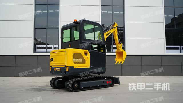 整機右后45°（整機外觀）