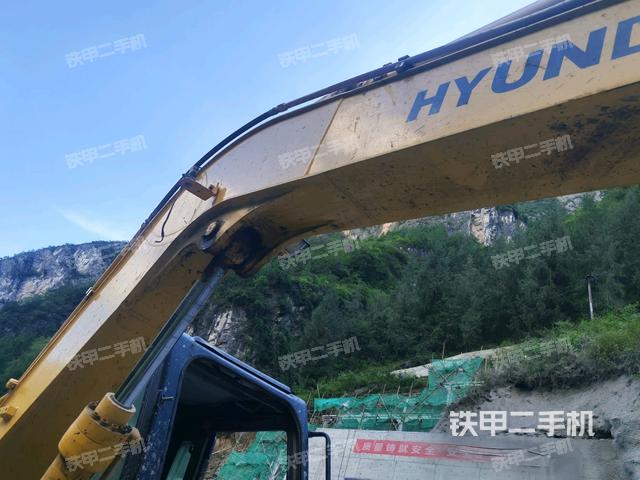 铲斗右后整体(工作和回转装置) 铲斗右后整体(工作和回转装置)