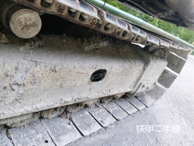 左导向轮(行走机构) 左导向轮(行走机构)