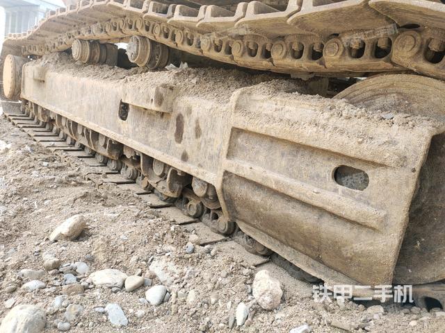 左侧履带整体 (行走机构) 左侧履带整体 (行走机构)