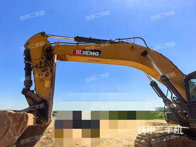 小臂整体右前(工作和回转装置) 小臂整体右前(工作和回转装置)