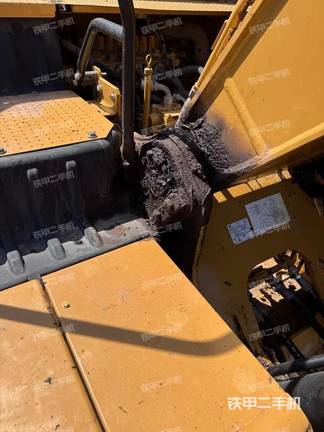 大臂根部?斜視（工作和回轉(zhuǎn)裝置）