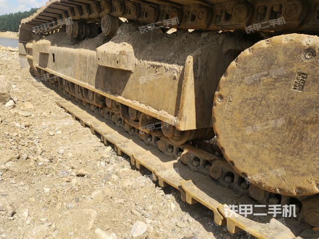 右驱动轮(行走机构) 右驱动轮(行走机构)