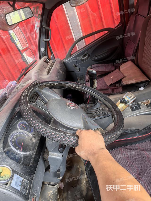 驾驶室操作台（设备外观及核心部件）