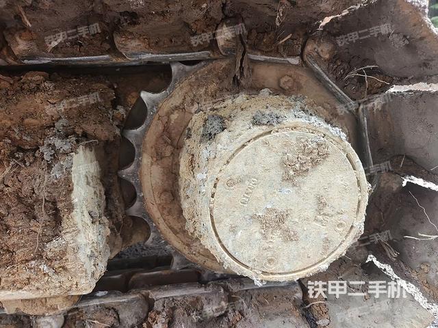 右驱动轮(行走机构) 右驱动轮(行走机构)