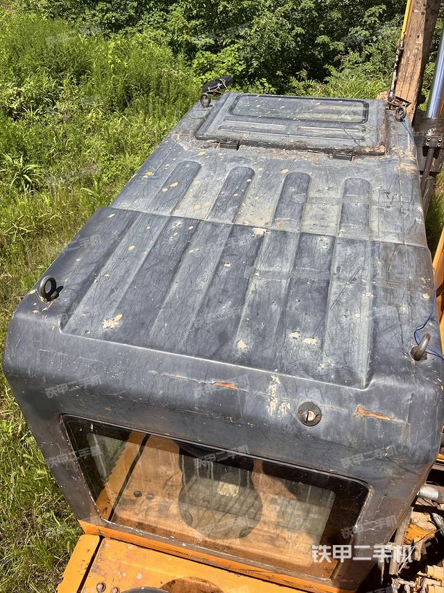 驾驶室顶部（整机外观）