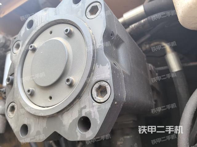 液壓泵艙室正面整體（整機(jī)外觀）