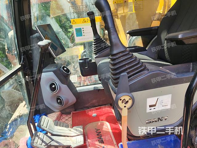 驾驶室整体（整机外观）