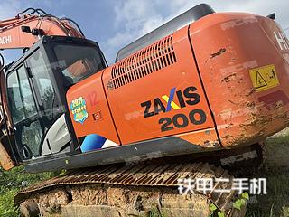 日立ZX200-5A挖掘机实拍图片