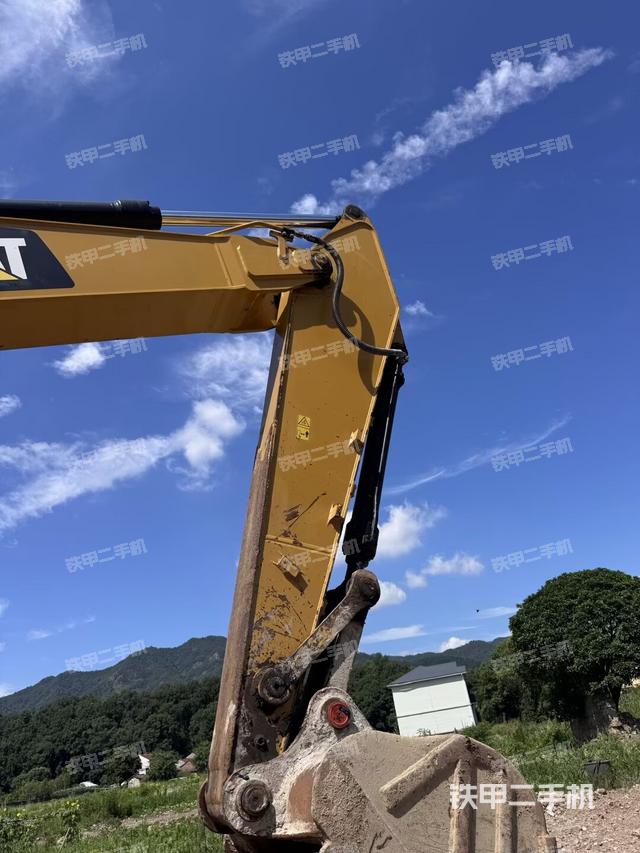 小臂整體左后（工作和回轉(zhuǎn)裝置）