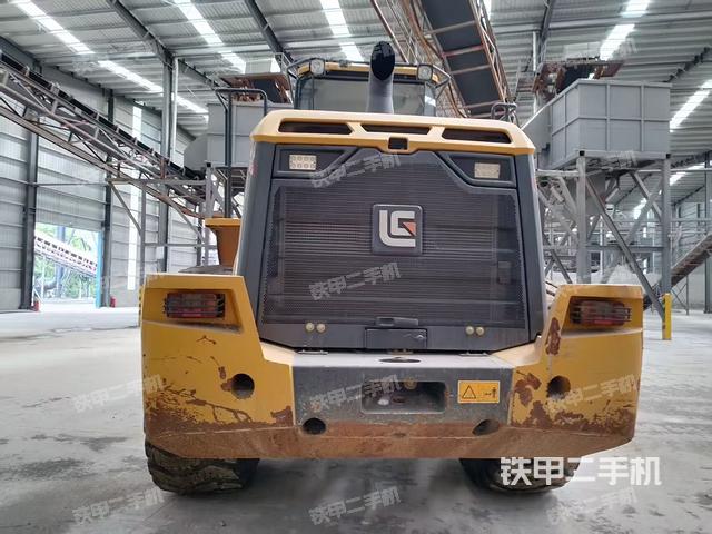 右前45°（整機外觀）